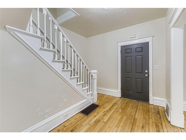 Building Photo - 3507 N Newton Ave