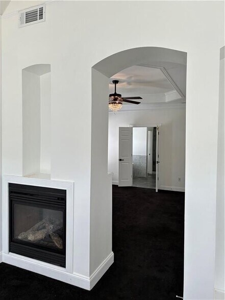 Building Photo - 1560 Water Shine Way