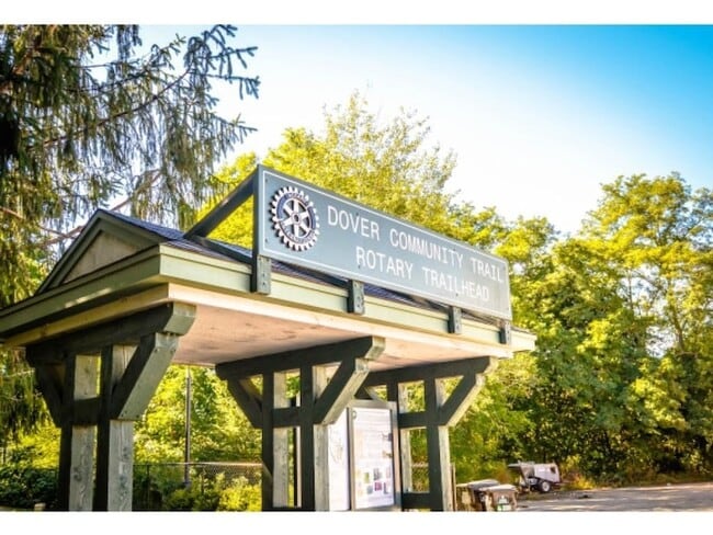 Building Photo - 2 Silver St