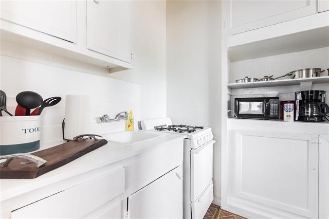 Building Photo - 324 W Canty St