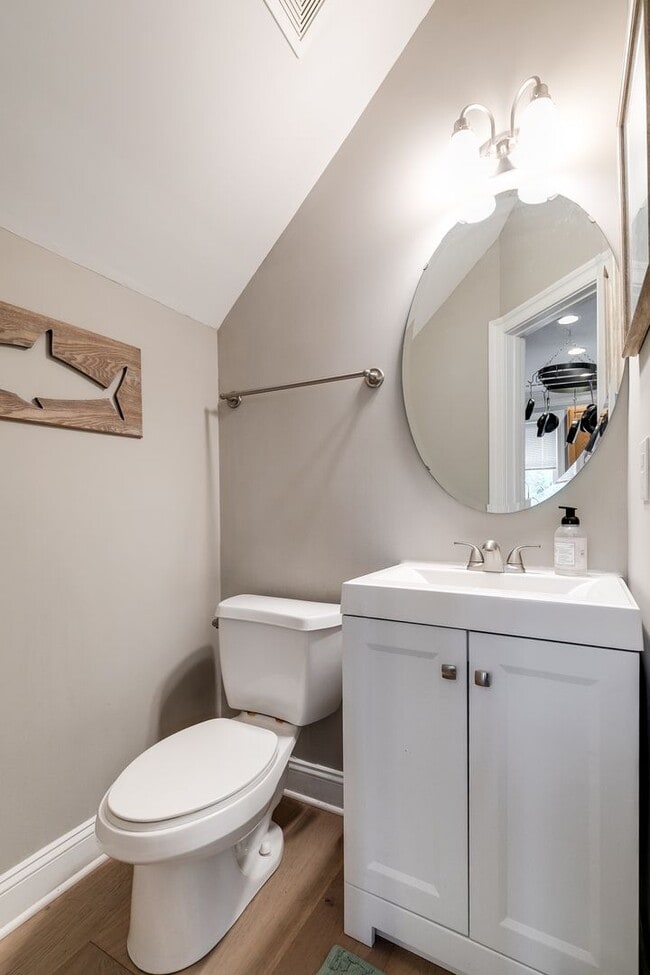 Building Photo - Gorgeous 3 Bedroom Townhome in Oregon Hill...