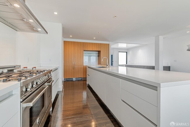 Building Photo - 69 Uranus Terrace