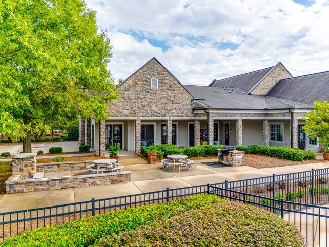 Building Photo - 9736 Springholm Dr