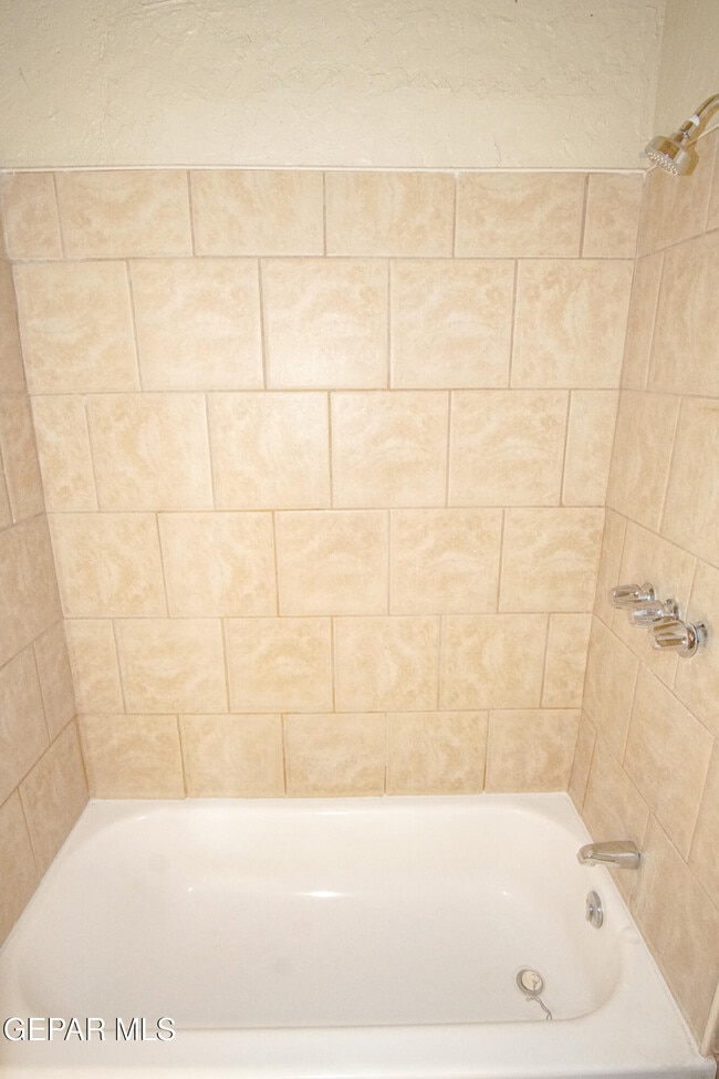 Building Photo - 1419 Wyoming Ave