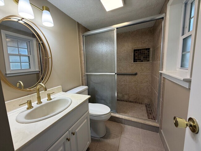 Building Photo - 220 Brampton Rd