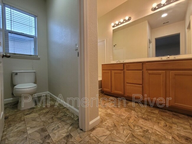 Building Photo - 8143 Crystal Walk Cir