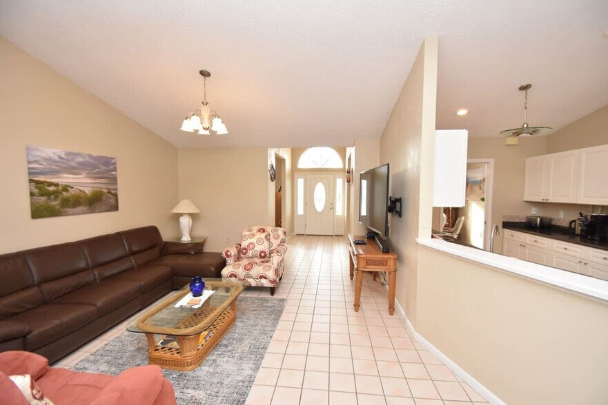 Building Photo - 60 Westover Ln