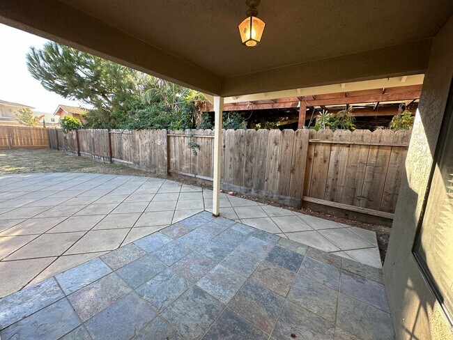 Building Photo - No Deposit