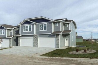 Building Photo - 1513 NE Mockingbird