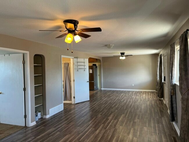 Building Photo - 3147 Skyview Ave