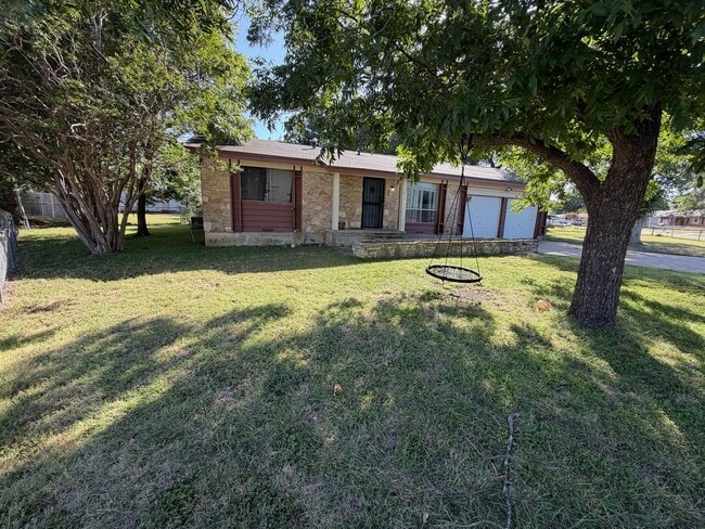 Building Photo - 3 Bdrm Home in Copperas Cove on a Corner Lot
