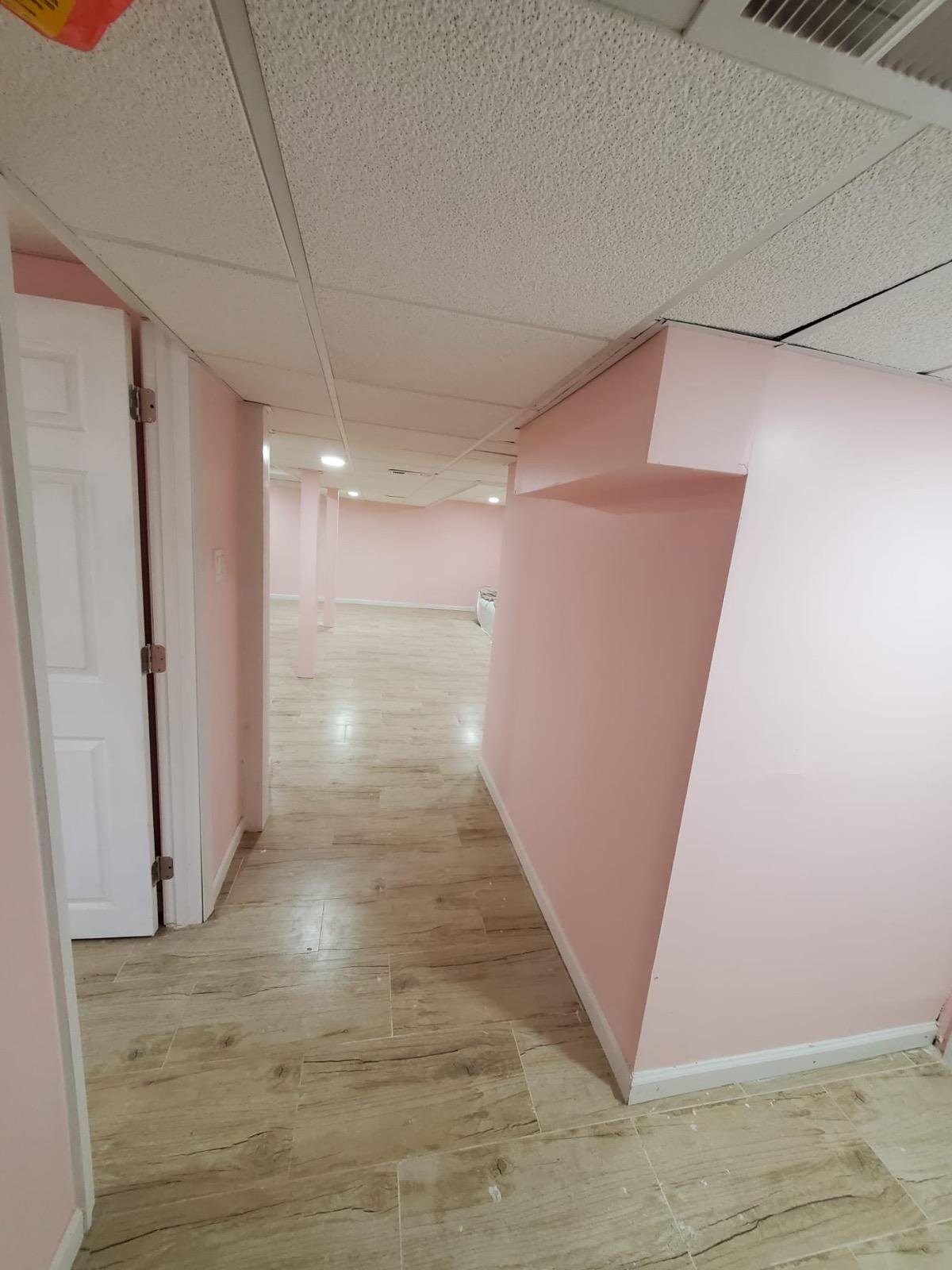 Building Photo - 133 Roberts Ave W