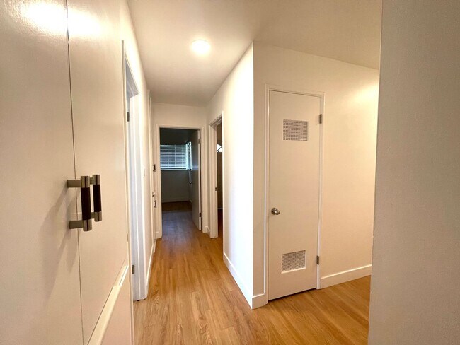 Building Photo - Updated Four Bedroom home in Riverside $3,150