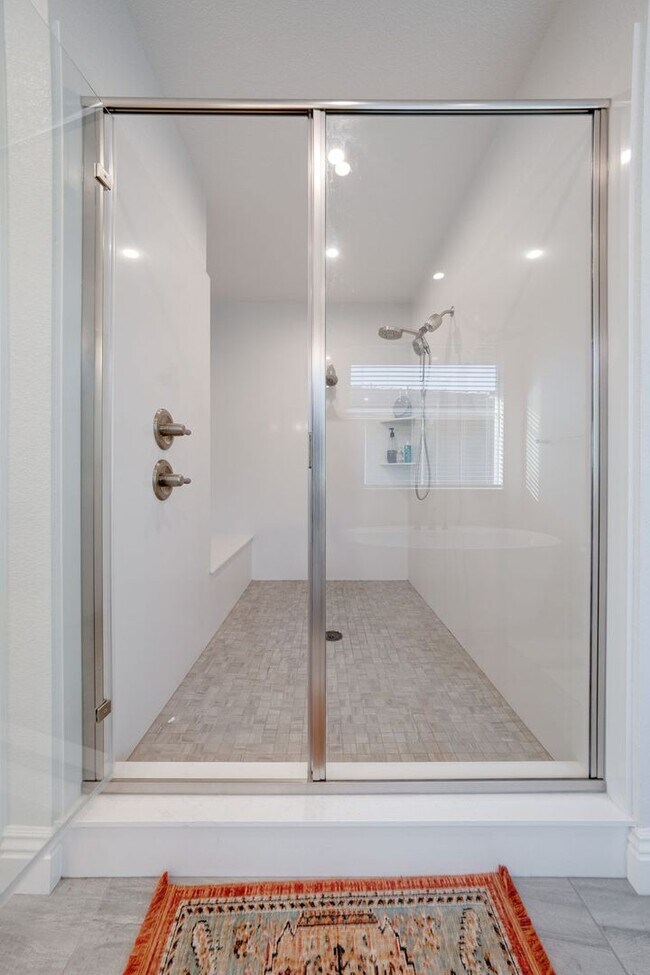 Building Photo - Luxury 4 Bedroom Home in Gated El Dorado Hills Community!