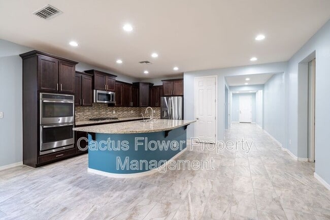 Building Photo - 3943 E Ficus Way