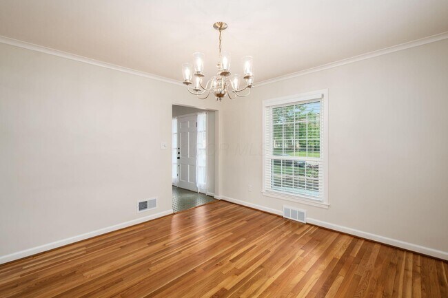 Building Photo - 2559 Welsford Rd