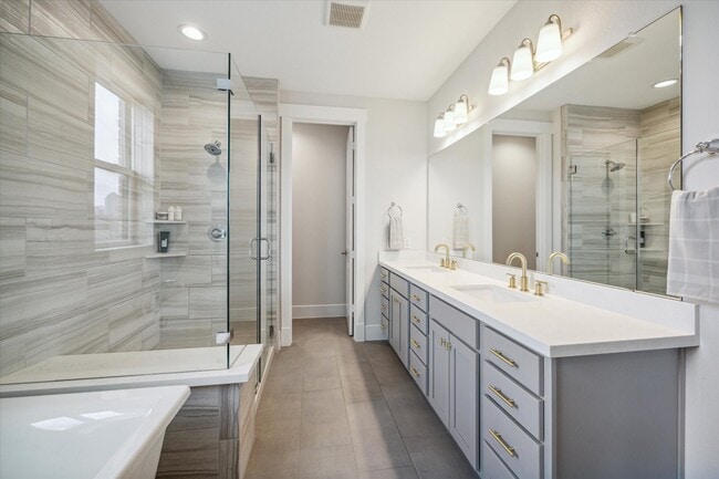 Building Photo - 2803 Hicks St