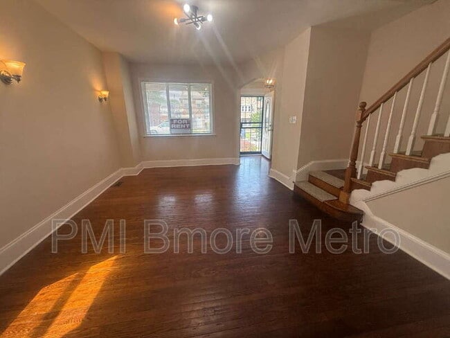 Building Photo - 519 E Cold Spring Ln