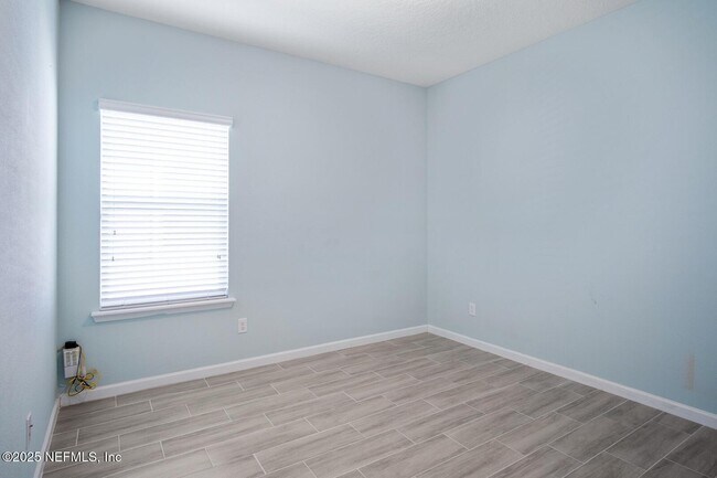 Building Photo - 351 St James Way
