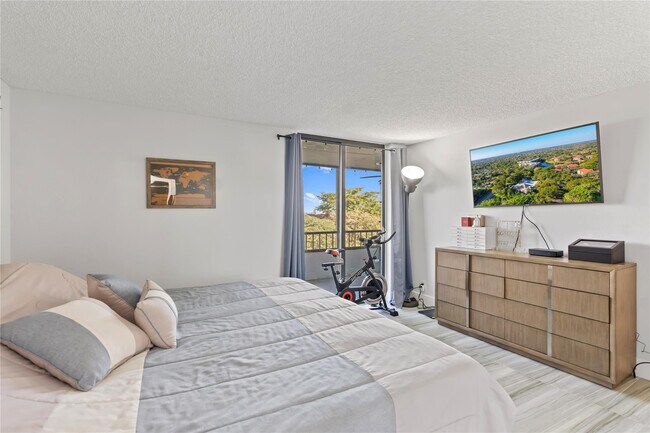 Building Photo - 1850 Homewood Blvd