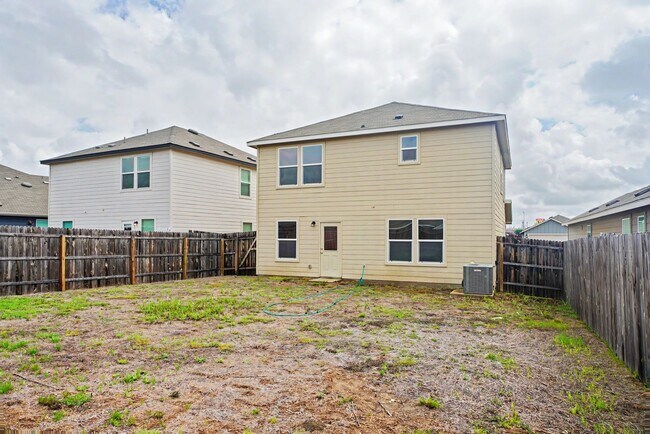 Building Photo - Open-Concept 3BR + Game Room Near Fort Sam & Randolph - Realtor Commission: $500