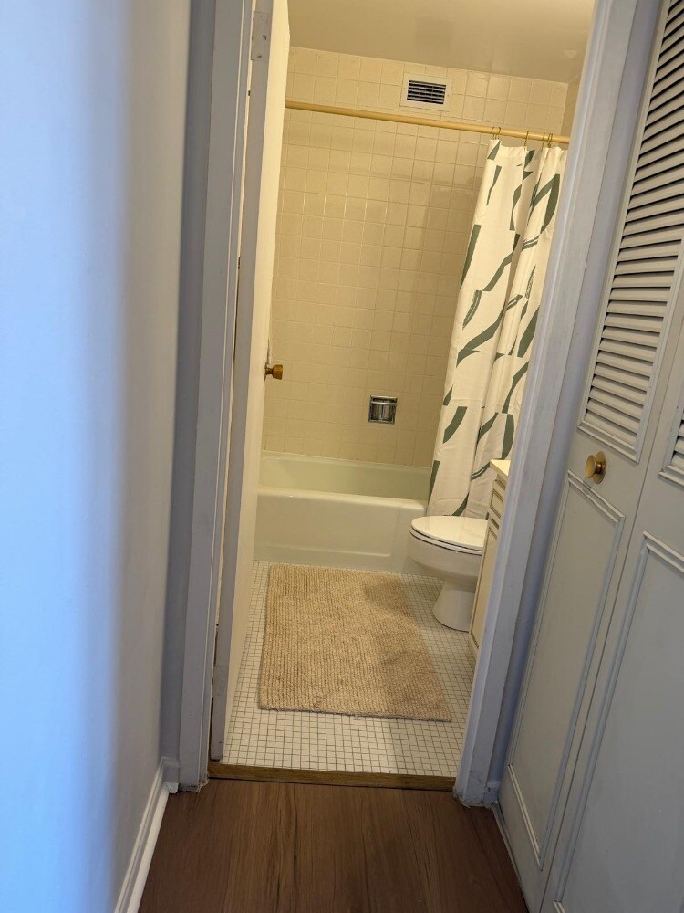 Bathroom Hall - 6171 N Sheridan Rd