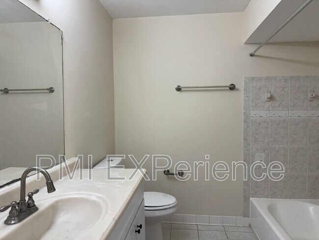 Building Photo - 13417 Queens Ln