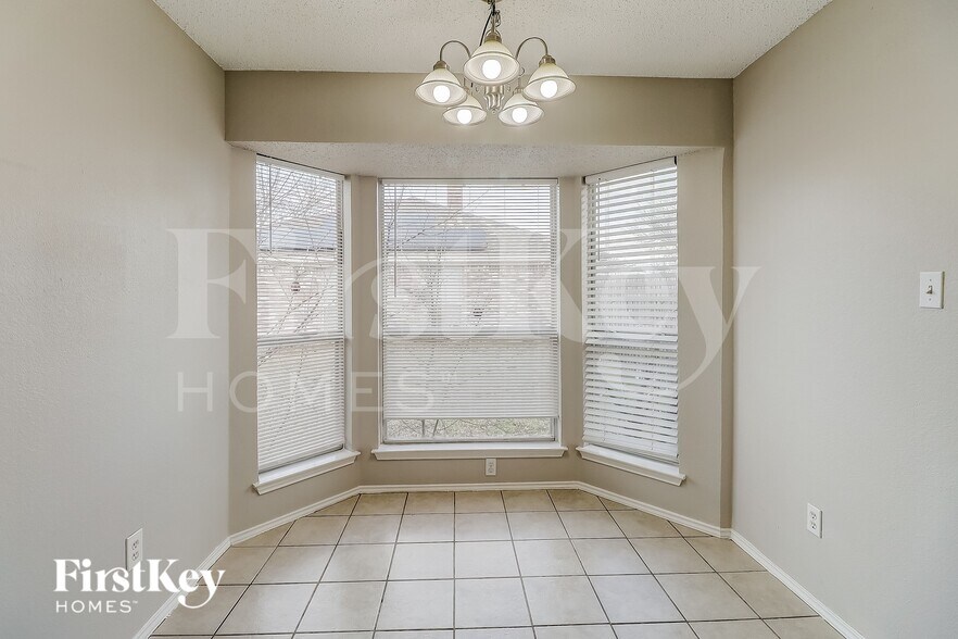 Building Photo - 912 Winterbury Ct