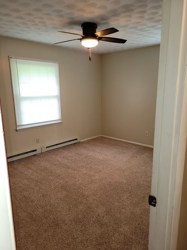 Building Photo - 3915 S Orchard Ct