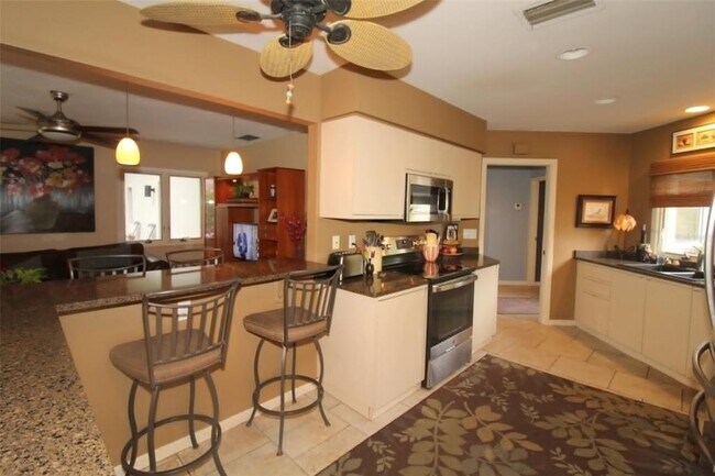 Building Photo - 4532 Ascot Cir N