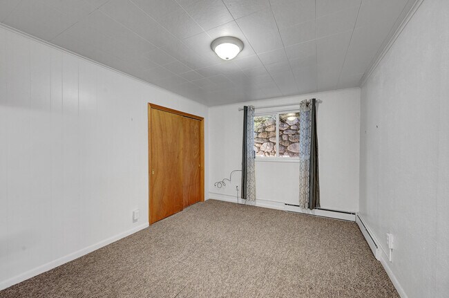 Building Photo - 2253 Miner St