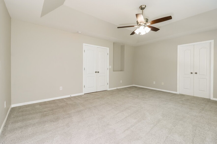 Building Photo - 6682 Silk Tree Pointe
