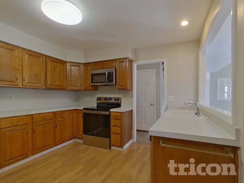 Building Photo - 5301 S Cody St