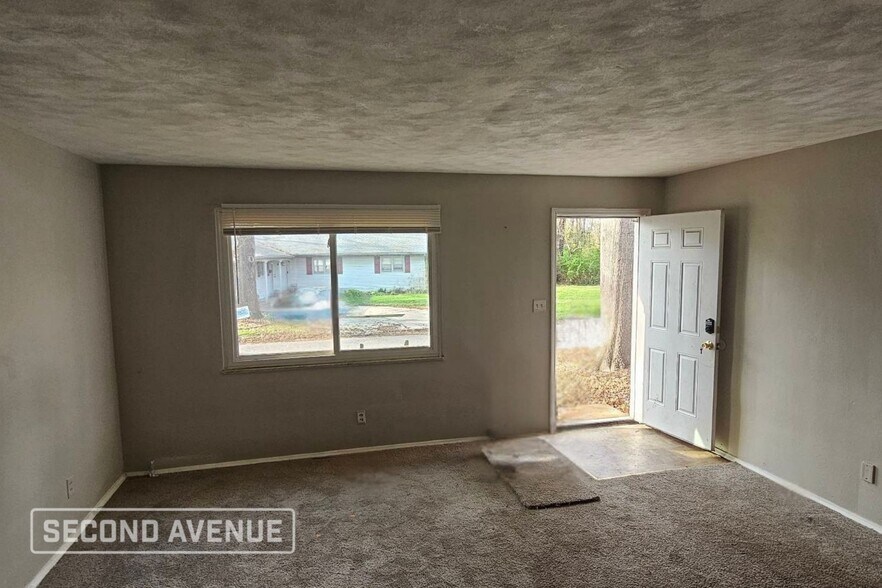 Building Photo - 1 Rosehaven Dr