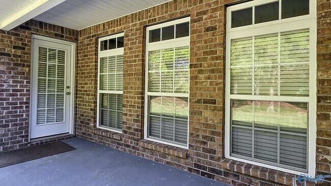 Building Photo - 111 Artesian Ln NW