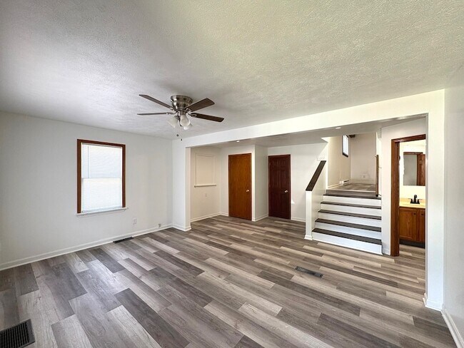 Building Photo - 1409 Kelly St