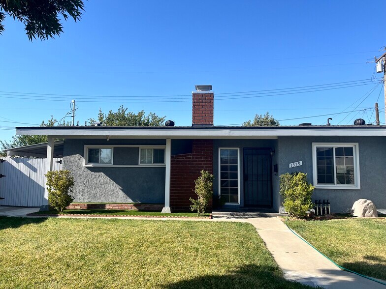 Building Photo - 1579 E Avenue Q12