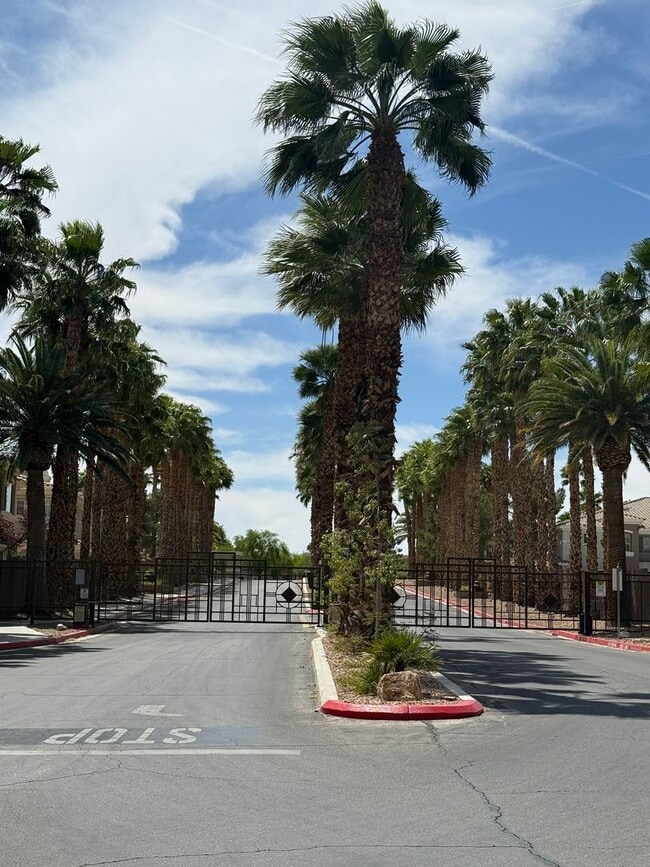 Building Photo - 2BD/2BATH CONDO