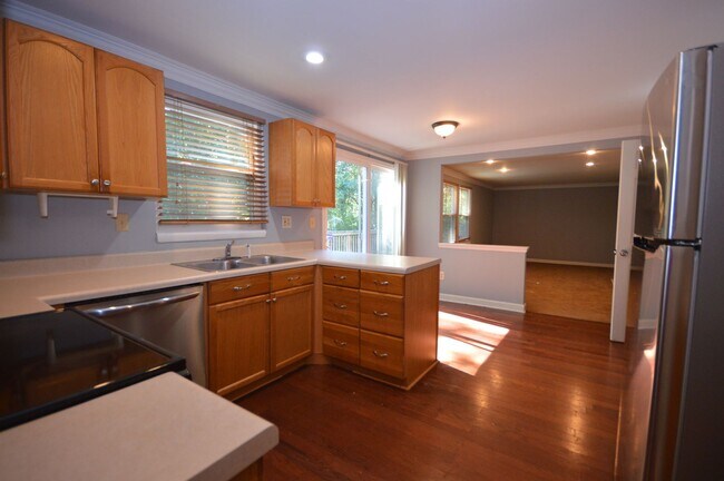 Building Photo - 104 Smokehouse Ln