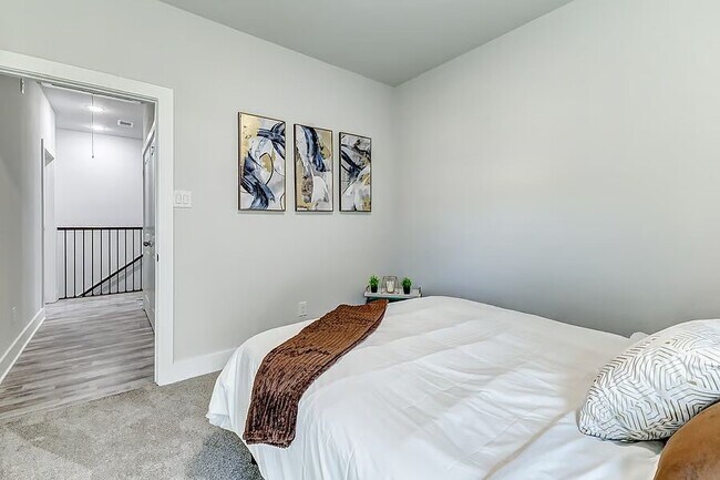 Building Photo - 4677 Bellfort Ave