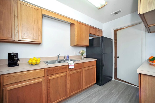 Building Photo - 1352 Westover St