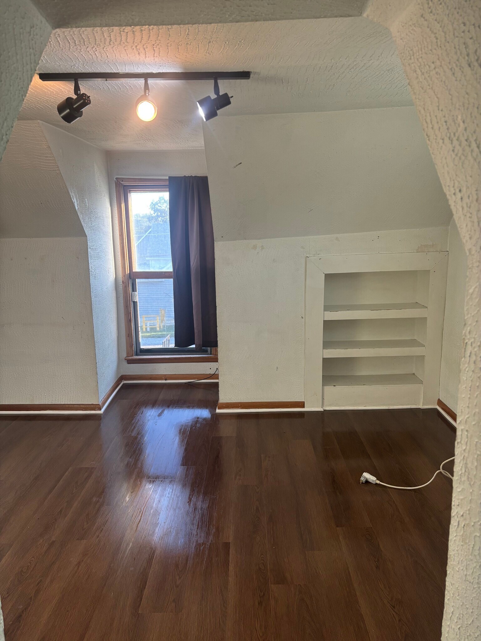 living room 1 - 314 S Park St