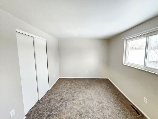 Building Photo - Move-in Ready 3bd 1 ba!