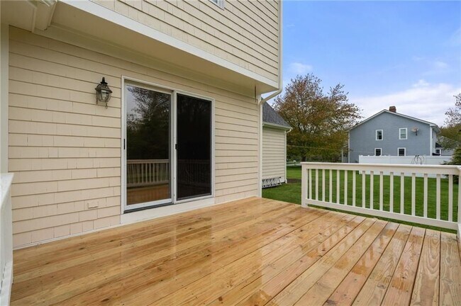 Building Photo - 43 Blue Grass Drive