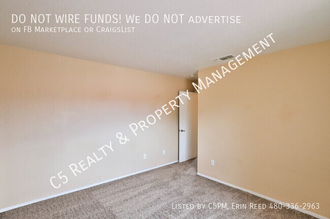 Building Photo - 2306 E Palm Beach Dr