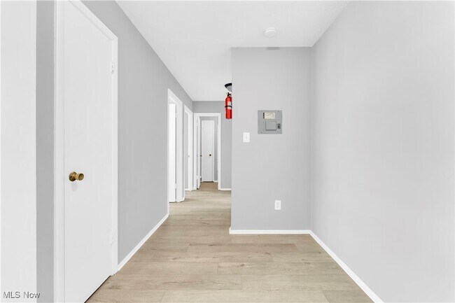 Building Photo - 1415 Wyandotte Ave