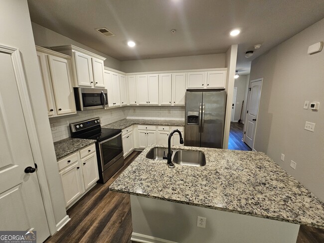 Building Photo - 3004 Bayrose Cir