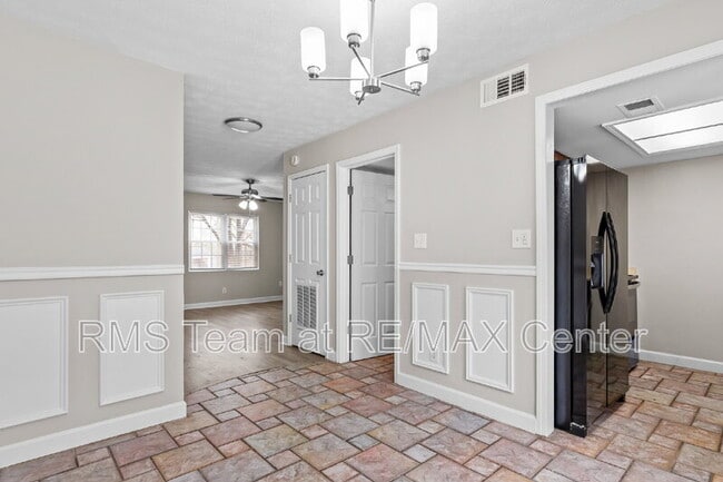 Building Photo - 416 Northdale Ct