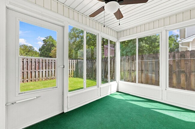Building Photo - 148 Meadowbrook Ct