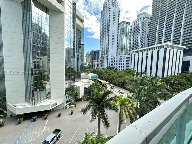 Building Photo - 951 Brickell Ave